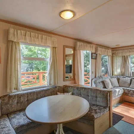 게스트하우스 Stribrnak 4*